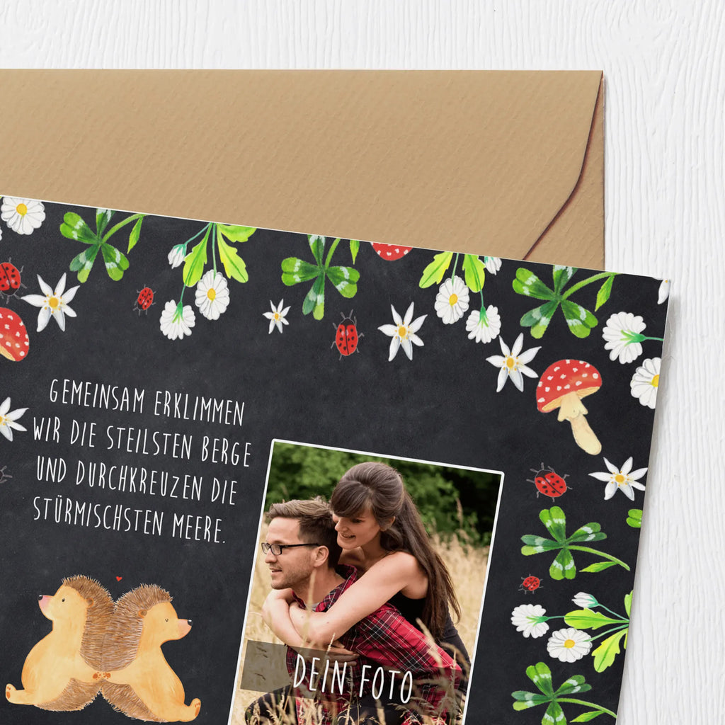 Personalized Photo Deluxe Card Hedgehogs holding hands Personalisierte Foto Grußkarte, Liebe, Partner, Freund, Freundin, Ehemann, Ehefrau, Heiraten, Verlobung, Heiratsantrag, Liebesgeschenk, Jahrestag, Hocheitstag, Lieblingsmensch, Hand in Hand, Gemeinsamkeit, Igelliebe, große Liebe, Love, Geschenk für zwei, Liebesbeweis, Hochzeit, Liebesbotschaft, Igel