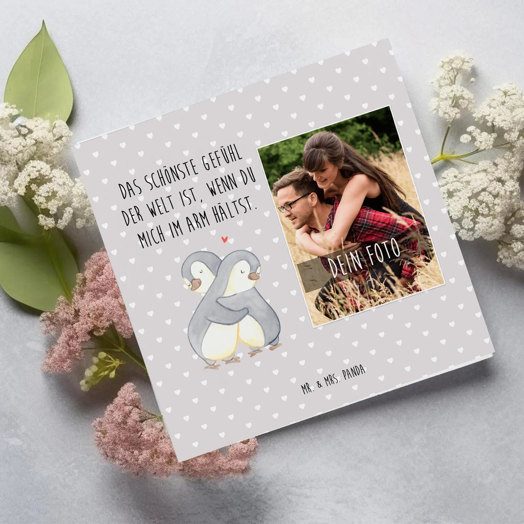 Personalisierte Foto Deluxe Karte Pinguine Kuscheln Personalisierte Foto Grußkarte, Liebe, Partner, Freund, Freundin, Ehemann, Ehefrau, Heiraten, Verlobung, Heiratsantrag, Liebesgeschenk, Jahrestag, Hocheitstag, Geschenk für Partner, Geschenk für Freundin, Hochzeitstag, für Männer, Geschenk für Frauen, Valentinstag, Liebesbeweis, Mitbringsel, für Ehemann