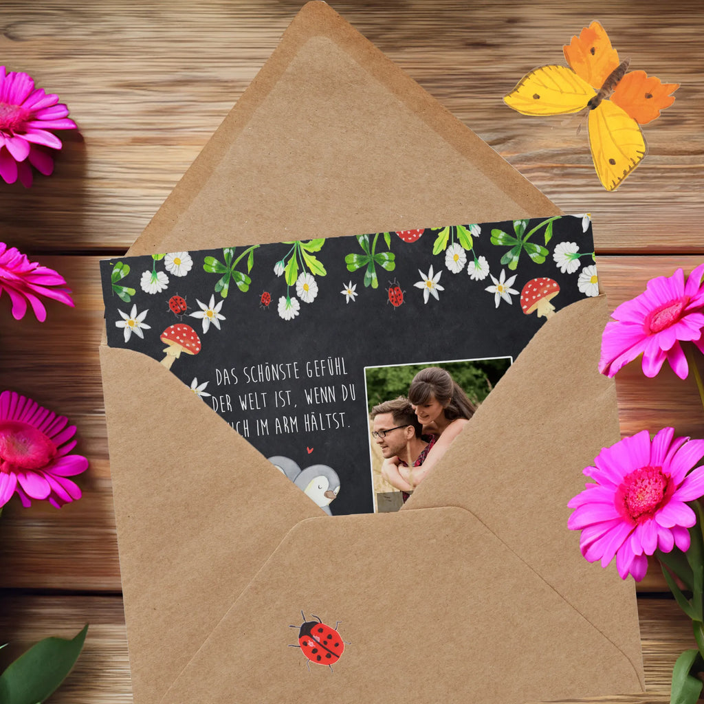 Personalisierte Foto Deluxe Karte Pinguine Kuscheln Personalisierte Foto Grußkarte, Liebe, Partner, Freund, Freundin, Ehemann, Ehefrau, Heiraten, Verlobung, Heiratsantrag, Liebesgeschenk, Jahrestag, Hocheitstag, Geschenk für Partner, Geschenk für Freundin, Hochzeitstag, für Männer, Geschenk für Frauen, Valentinstag, Liebesbeweis, Mitbringsel, für Ehemann