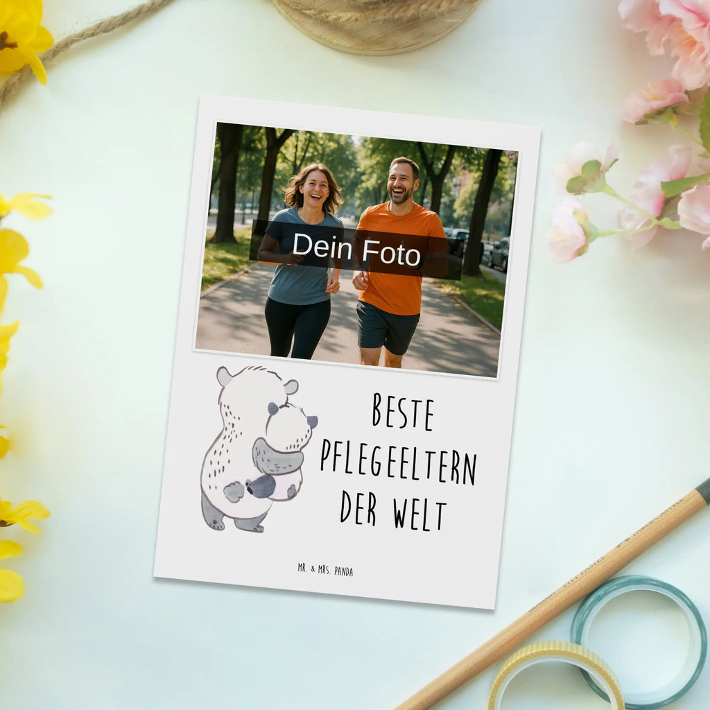 Personalisierte Foto Postkarte Panda Beste Pflegeeltern der Welt Personalisierte Foto Postkarte, für, Dankeschön, Geschenk, Schenken, Geburtstag, Geburtstagsgeschenk, Geschenkidee, Danke, Bedanken, Mitbringsel, Freude machen, Geschenktipp, Pflegeeltern, Pflegekind, Adoption, Eltern, Mama, Papa, Mami, Papi, Familie, Elternpaar, Mama und Papa