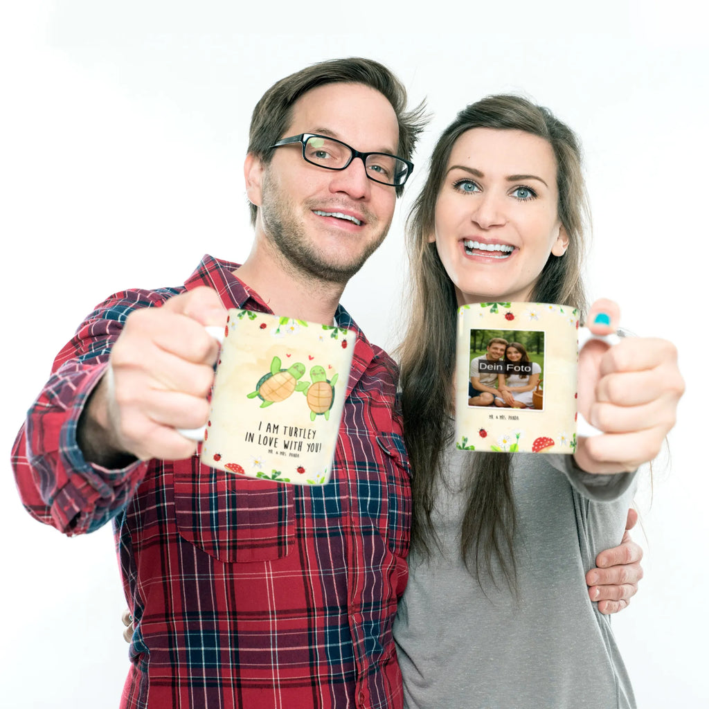 Personalisierte Foto Tasse Schildkröten Paar Personalisierte Foto Tasse, Liebe, Partner, Freund, Freundin, Ehemann, Ehefrau, Heiraten, Verlobung, Heiratsantrag, Liebesgeschenk, Jahrestag, Hocheitstag, Valentinstag, Geschenk für Frauen, Geschenk für Partner, für Ehemann, Mitbringsel, Hochzeitstag, Geschenk für Freundin, Liebesbeweis, für Männer