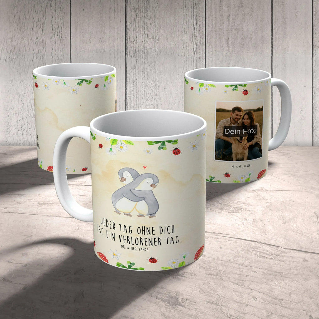 Personalized Photo Mug penguins Cuddle Personalisierte Foto Tasse, Liebe, Partner, Freund, Freundin, Ehemann, Ehefrau, Heiraten, Verlobung, Heiratsantrag, Liebesgeschenk, Jahrestag, Hocheitstag, Mitbringsel, für Männer, Geschenk für Frauen, Valentinstag, für Ehemann, Geschenk für Freundin, Hochzeitstag, Liebesbeweis, Geschenk für Partner