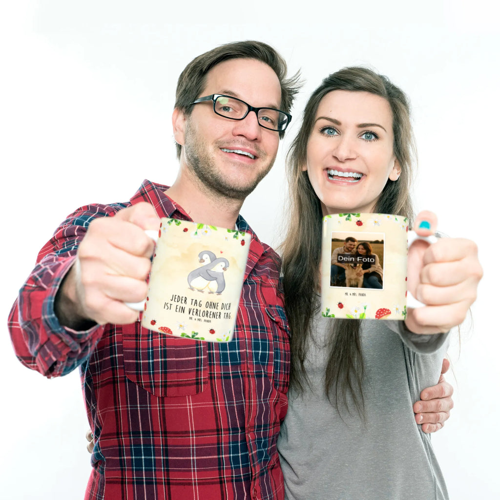 Personalized Photo Mug penguins Cuddle Personalisierte Foto Tasse, Liebe, Partner, Freund, Freundin, Ehemann, Ehefrau, Heiraten, Verlobung, Heiratsantrag, Liebesgeschenk, Jahrestag, Hocheitstag, Mitbringsel, für Männer, Geschenk für Frauen, Valentinstag, für Ehemann, Geschenk für Freundin, Hochzeitstag, Liebesbeweis, Geschenk für Partner