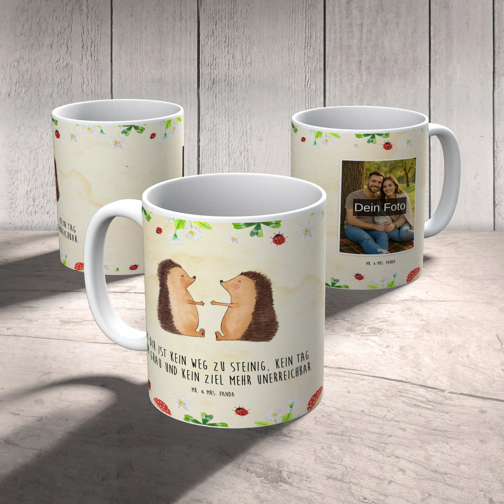 Personalized Photo Mug Hedgehogs in love Personalisierte Foto Tasse, Liebe, Partner, Freund, Freundin, Ehemann, Ehefrau, Heiraten, Verlobung, Heiratsantrag, Liebesgeschenk, Jahrestag, Hocheitstag, Verliebt, Igel, Hochzeitstag, Hochzeit, Verheiratet, Verlobt, Geschenk, Liebesbeweis