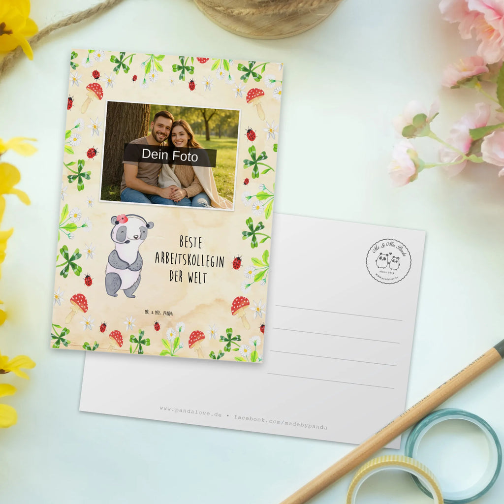 Personalized Photo Postcard panda Best colleague in the world Personalisierte Foto Postkarte, für, Dankeschön, Geschenk, Schenken, Geburtstag, Geburtstagsgeschenk, Geschenkidee, Danke, Bedanken, Mitbringsel, Freude machen, Geschenktipp, Arbeitskollegin, Kollegin, Freundin, Büro, Abschiedsgeschenk, Ruhestand, Arbeit, Mitarbeiterin, Berufsgenossin, Beruf