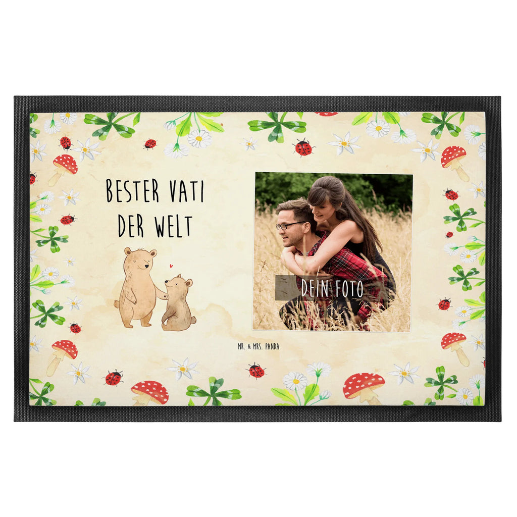 Personalisierte Foto Fußmatte Bär Bester Vati der Welt Personalisierte Foto Fußmatte, für, Dankeschön, Geschenk, Schenken, Geburtstag, Geburtstagsgeschenk, Geschenkidee, Danke, Bedanken, Mitbringsel, Freude machen, Geschenktipp, Geschenk Vater, Daddy, Kleinigkeit, Mann, Papi, Bester, Familie, Papa, Dad, Eltern, Vati, Vater, Paps