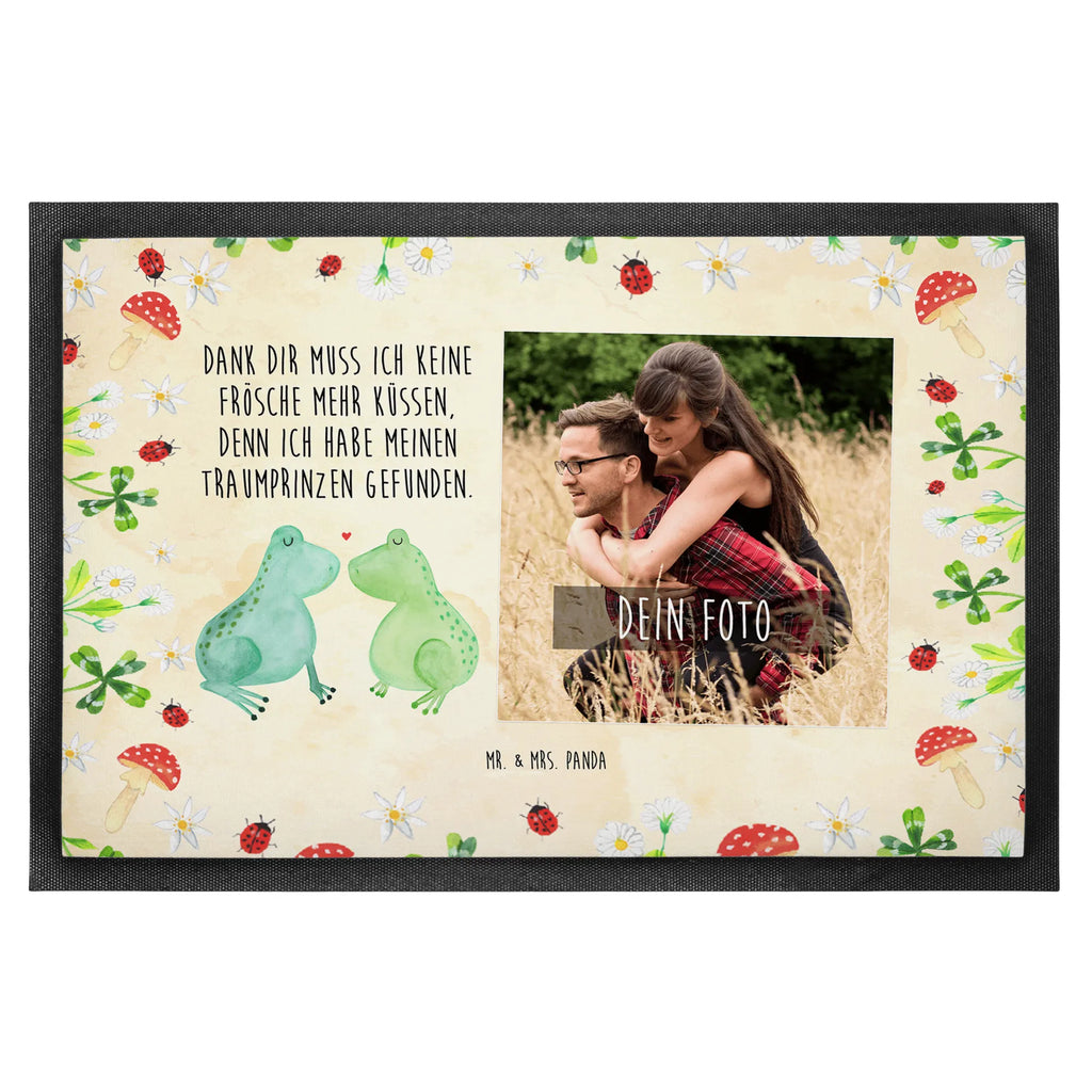 Personalisierte Foto Fußmatte Frosch Liebe Personalisierte Foto Fußmatte, Liebe, Partner, Freund, Freundin, Ehemann, Ehefrau, Heiraten, Verlobung, Heiratsantrag, Liebesgeschenk, Jahrestag, Hocheitstag, Frösche, Frosch, Liebesbeweis, Hochzeitstag, Verliebt, Fröschchen, Geschenk Freundin, Geschenk Freund, Geschenk Hochzeit, Verlobt, Froschkönig, Verheiratet