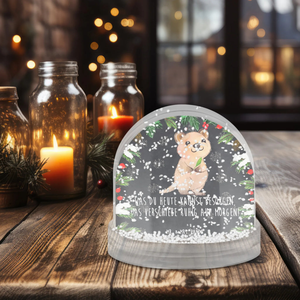 Snow globe Quokka Happy Schneekugel Nostalgisch, XXL Schneekugel, Schneekugel Mit Motiv, Schneekugel Für Erwachsene, Schneekugel Mit Schneemann, Schneekugel Für Weihnachten, Weihnachtskugel, Schneekugel Klassisch, Mini Schneekugel, Schneekugel Aus Kunststoff, Schüttelkugel, Schneekugeln, Schneekugel Mit Engel, Schneekugel Für Deko, Deko Schneekugel, Glaskugel Mit Schnee, Schneekugel Romantisch, Schneekugel Mit Spieluhr, Schneekugel Aus Glas, Schneekugel Mit Schnee-Effekt, Schneekugel Mit Herz, Schneekugel Mit Stadtmotiv, Schneekugel Für Advent, Schneekugel Mit Haus, Schneekugel Mit Tiermotiv, Schneekugel Für Kinder, Schneekugel Mit Musik, Winterdeko Kugel, Schneekugel Mit Glitzer, Schneekugel Mit Weihnachtsmann, Schneekugel Klein, Winterkugel, Schneekugel Groß, Schneekugel Als Geschenk, Schneekugel Mit Licht, Schneekugel Vintage, Schneekugel Handgemacht, Schneekugel Mit Tannenbaum, Schneekugel Modern, Geschenkidee Schneekugel, Schneekugel Für Sammler, Schneekugel, Schneekugel Weihnachten, Schneekugel Mit Figur, Tiermotive, Gute Laune, lustige Sprüche, Tiere, Niedliches Tier, Verschieben, Lustiger Spruch, Dinge erledigen, Aufschieberitis, Quokka