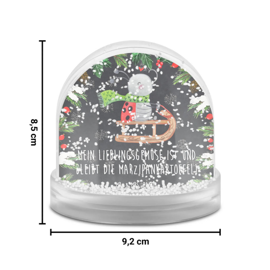 Schneekugel Smörle Rodeln Schneekugel Klein, Schneekugel Vintage, Schneekugel Aus Glas, Schneekugel Für Kinder, Schneekugel Mit Motiv, Schneekugel, Schneekugel Mit Musik, Schneekugel Mit Figur, Schneekugel Für Weihnachten, Schneekugel Für Erwachsene, Schneekugel Mit Schnee-Effekt, Geschenkidee Schneekugel, XXL Schneekugel, Schneekugel Mit Spieluhr, Schneekugel Klassisch, Winterdeko Kugel, Schneekugel Mit Licht, Schneekugel Weihnachten, Schneekugel Als Geschenk, Mini Schneekugel, Schneekugel Modern, Schneekugel Mit Stadtmotiv, Schneekugel Nostalgisch, Schneekugel Mit Tannenbaum, Schneekugel Mit Haus, Schneekugel Aus Kunststoff, Schneekugel Mit Engel, Schneekugel Mit Schneemann, Winterkugel, Schneekugel Mit Herz, Deko Schneekugel, Glaskugel Mit Schnee, Schneekugel Mit Tiermotiv, Schneekugel Groß, Weihnachtskugel, Schneekugel Für Advent, Schneekugeln, Schneekugel Mit Weihnachtsmann, Schneekugel Handgemacht, Schneekugel Mit Glitzer, Schüttelkugel, Schneekugel Für Sammler, Schneekugel Romantisch, Schneekugel Für Deko, Winter, Weihnachten, Weihnachtsdeko, Nikolaus, Advent, Heiligabend, Wintermotiv, Schlittenfahren, Marzipan, Smörle