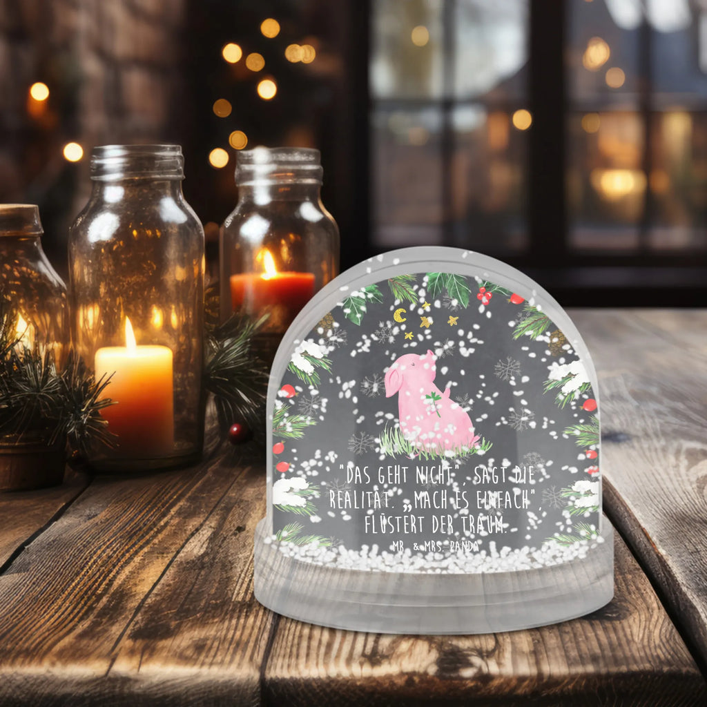 Snow globe Pig Luck Schneekugel Mit Haus, Schneekugel Weihnachten, Geschenkidee Schneekugel, Schneekugel Modern, Schneekugel Klein, Schneekugel Mit Musik, Mini Schneekugel, Deko Schneekugel, Schneekugel Für Weihnachten, Schneekugel Für Deko, Schneekugel Mit Glitzer, Schneekugel Mit Tiermotiv, Schneekugel Romantisch, Schneekugel Mit Licht, Schneekugel Als Geschenk, Schneekugeln, XXL Schneekugel, Schneekugel Mit Schneemann, Schneekugel Vintage, Schneekugel Handgemacht, Schneekugel Mit Herz, Schneekugel Mit Figur, Schneekugel, Schneekugel Mit Spieluhr, Schneekugel Groß, Schneekugel Mit Motiv, Schneekugel Für Advent, Schneekugel Klassisch, Schneekugel Mit Engel, Schneekugel Mit Tannenbaum, Schneekugel Für Sammler, Glaskugel Mit Schnee, Weihnachtskugel, Schüttelkugel, Winterdeko Kugel, Schneekugel Nostalgisch, Winterkugel, Schneekugel Mit Schnee-Effekt, Schneekugel Für Kinder, Schneekugel Mit Weihnachtsmann, Schneekugel Mit Stadtmotiv, Schneekugel Für Erwachsene, Schneekugel Aus Glas, Schneekugel Aus Kunststoff, Tiermotive, Gute Laune, lustige Sprüche, Tiere, Sterne, Glücksschwein. Glück, Schwein, Motivation, Träume, Ziele, Sernchen, Glücksbringer, Schweinchen