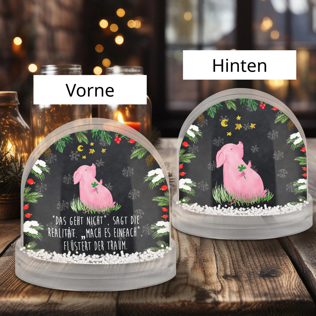 Snow globe Pig Luck Schneekugel Mit Haus, Schneekugel Weihnachten, Geschenkidee Schneekugel, Schneekugel Modern, Schneekugel Klein, Schneekugel Mit Musik, Mini Schneekugel, Deko Schneekugel, Schneekugel Für Weihnachten, Schneekugel Für Deko, Schneekugel Mit Glitzer, Schneekugel Mit Tiermotiv, Schneekugel Romantisch, Schneekugel Mit Licht, Schneekugel Als Geschenk, Schneekugeln, XXL Schneekugel, Schneekugel Mit Schneemann, Schneekugel Vintage, Schneekugel Handgemacht, Schneekugel Mit Herz, Schneekugel Mit Figur, Schneekugel, Schneekugel Mit Spieluhr, Schneekugel Groß, Schneekugel Mit Motiv, Schneekugel Für Advent, Schneekugel Klassisch, Schneekugel Mit Engel, Schneekugel Mit Tannenbaum, Schneekugel Für Sammler, Glaskugel Mit Schnee, Weihnachtskugel, Schüttelkugel, Winterdeko Kugel, Schneekugel Nostalgisch, Winterkugel, Schneekugel Mit Schnee-Effekt, Schneekugel Für Kinder, Schneekugel Mit Weihnachtsmann, Schneekugel Mit Stadtmotiv, Schneekugel Für Erwachsene, Schneekugel Aus Glas, Schneekugel Aus Kunststoff, Tiermotive, Gute Laune, lustige Sprüche, Tiere, Sterne, Glücksschwein. Glück, Schwein, Motivation, Träume, Ziele, Sernchen, Glücksbringer, Schweinchen