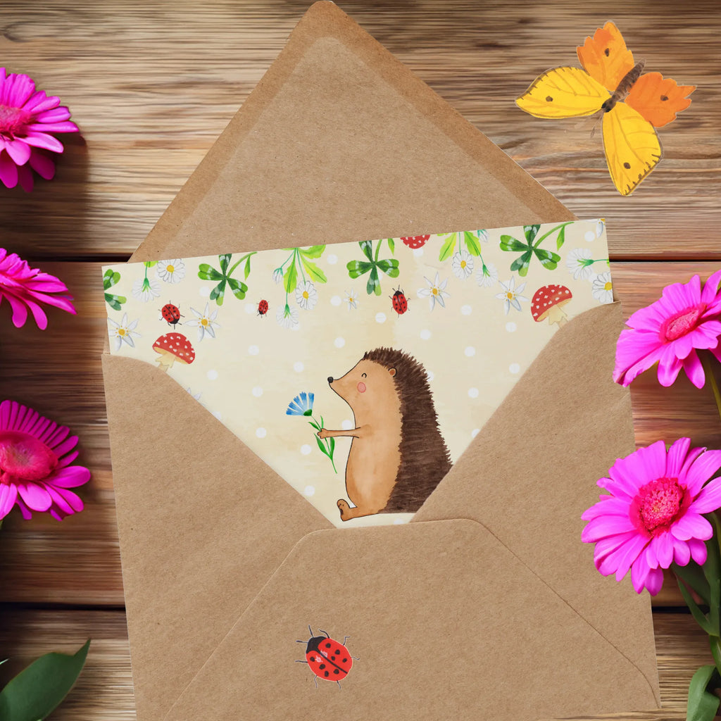 Deluxe Card Hedgehog Flower Glückwunschkarte, Grußkarte, Karte, Klappkarte, Hochwertige Klappkarte, Einladungskarte, Hochwertige Grußkarte, Geburtstagskarte, Hochzeitskarte, Tiermotive, Gute Laune, lustige Sprüche, Tiere, krank, Genesungswünsche, Gute Besserung, Besuch, Igel, Krankenhaus, Krankheit