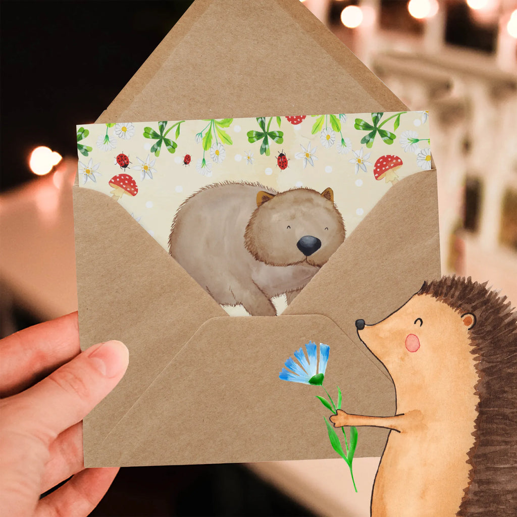 Deluxe Card Wombat Hochzeitskarte, Einladungskarte, Geburtstagskarte, Glückwunschkarte, Karte, Grußkarte, Hochwertige Grußkarte, Hochwertige Klappkarte, Klappkarte, Tiermotive, Gute Laune, lustige Sprüche, Tiere, Motivation, Wombat, Spruch, Das Leben ist schön, Australien