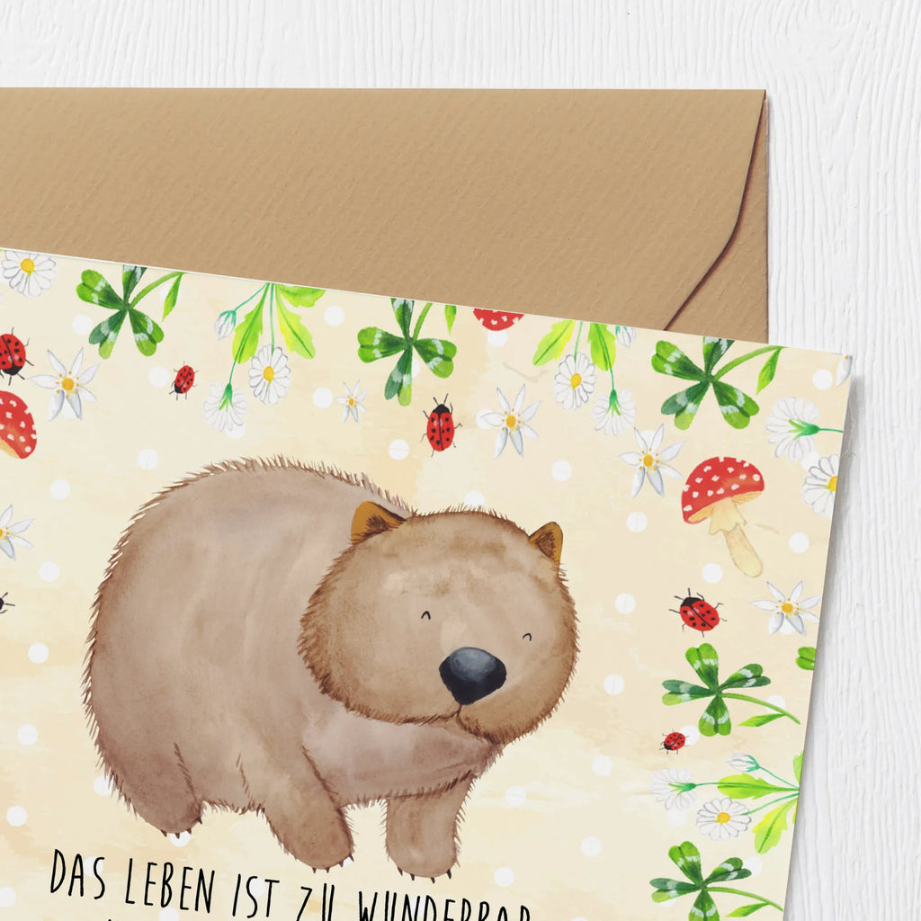 Deluxe Card Wombat Hochzeitskarte, Einladungskarte, Geburtstagskarte, Glückwunschkarte, Karte, Grußkarte, Hochwertige Grußkarte, Hochwertige Klappkarte, Klappkarte, Tiermotive, Gute Laune, lustige Sprüche, Tiere, Motivation, Wombat, Spruch, Das Leben ist schön, Australien