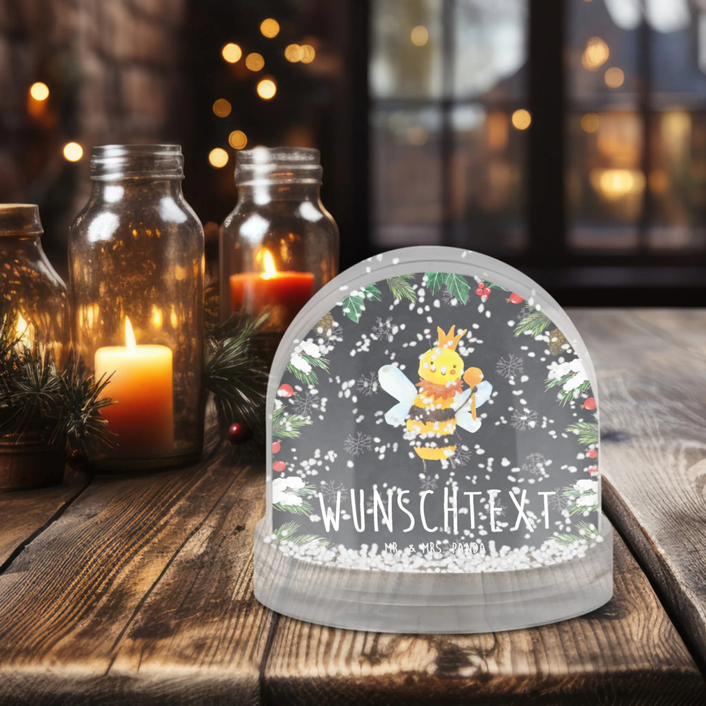 Personalisierte Schneekugel Biene König Schneekugel Mit Namen, Schneekugel Als Geschenk Mit Namen, Schneekugel Mit Liebevollem Text, Weihnachtskugel Mit Wunschtext, Winterkugel Mit Wunschtext, Geschenkidee Schneekugel Mit Namen, Schneekugel Mit Licht Und Wunschtext, Romantische Schneekugel Mit Wunschtext, Schneekugel Mit Gravur, Schneekugel Mit Stadtmotiv Und Namen, Schneekugel Mit Herz Und Namen, Schneekugel Mit Datum, Personalisierte Schneekugel, Schneekugel Mit Figur Und Gravur, Schneekugel Mit Wunschtext, Schneekugel Selbst Gestalten, Glaskugel Mit Namen, Schneekugel Für Sammler Personalisiert, Schneekugel Mit Spruch, Schneekugel Mit Spieluhr Und Gravur, Schneekugel Für Paare Mit Gravur, Schneekugel Mit Initialen, Schneekugel Für Erwachsene Mit Namen, Klassische Schneekugel Mit Namen, Schneekugel Mit Tiermotiv Und Wunschtext, Moderne Schneekugel Mit Text, Schneekugel Für Kinder Mit Wunschtext, Schneekugel Mit Text, Schneekugel Weihnachten Mit Namen, Biene, Wespe, Hummel