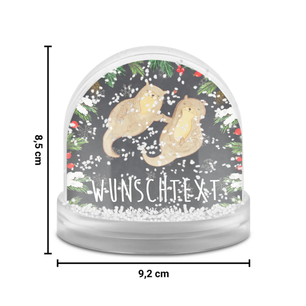 Personalisierte Schneekugel Otter Hände halten Schneekugel Mit Tiermotiv Und Wunschtext, Schneekugel Für Erwachsene Mit Namen, Schneekugel Als Geschenk Mit Namen, Schneekugel Mit Spruch, Schneekugel Für Sammler Personalisiert, Romantische Schneekugel Mit Wunschtext, Glaskugel Mit Namen, Schneekugel Mit Initialen, Schneekugel Für Paare Mit Gravur, Moderne Schneekugel Mit Text, Schneekugel Mit Figur Und Gravur, Schneekugel Mit Datum, Geschenkidee Schneekugel Mit Namen, Weihnachtskugel Mit Wunschtext, Schneekugel Mit Licht Und Wunschtext, Schneekugel Mit Gravur, Personalisierte Schneekugel, Schneekugel Weihnachten Mit Namen, Schneekugel Mit Herz Und Namen, Schneekugel Für Kinder Mit Wunschtext, Schneekugel Mit Text, Schneekugel Mit Spieluhr Und Gravur, Schneekugel Mit Namen, Schneekugel Mit Stadtmotiv Und Namen, Schneekugel Mit Wunschtext, Klassische Schneekugel Mit Namen, Schneekugel Selbst Gestalten, Schneekugel Mit Liebevollem Text, Winterkugel Mit Wunschtext, Otter, Fischotter, Seeotter, Otter Seeotter See Otter