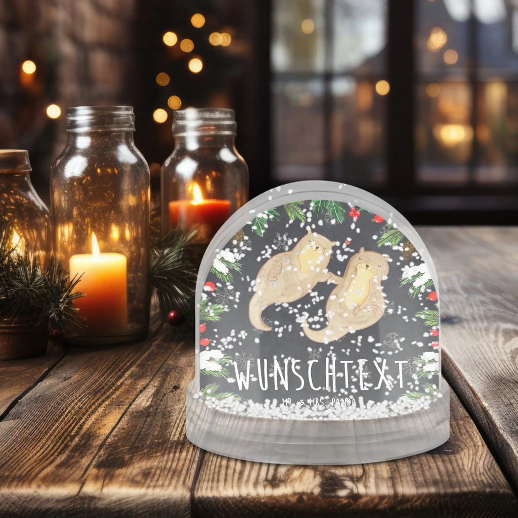 Personalisierte Schneekugel Otter Hände halten Schneekugel Mit Tiermotiv Und Wunschtext, Schneekugel Für Erwachsene Mit Namen, Schneekugel Als Geschenk Mit Namen, Schneekugel Mit Spruch, Schneekugel Für Sammler Personalisiert, Romantische Schneekugel Mit Wunschtext, Glaskugel Mit Namen, Schneekugel Mit Initialen, Schneekugel Für Paare Mit Gravur, Moderne Schneekugel Mit Text, Schneekugel Mit Figur Und Gravur, Schneekugel Mit Datum, Geschenkidee Schneekugel Mit Namen, Weihnachtskugel Mit Wunschtext, Schneekugel Mit Licht Und Wunschtext, Schneekugel Mit Gravur, Personalisierte Schneekugel, Schneekugel Weihnachten Mit Namen, Schneekugel Mit Herz Und Namen, Schneekugel Für Kinder Mit Wunschtext, Schneekugel Mit Text, Schneekugel Mit Spieluhr Und Gravur, Schneekugel Mit Namen, Schneekugel Mit Stadtmotiv Und Namen, Schneekugel Mit Wunschtext, Klassische Schneekugel Mit Namen, Schneekugel Selbst Gestalten, Schneekugel Mit Liebevollem Text, Winterkugel Mit Wunschtext, Otter, Fischotter, Seeotter, Otter Seeotter See Otter