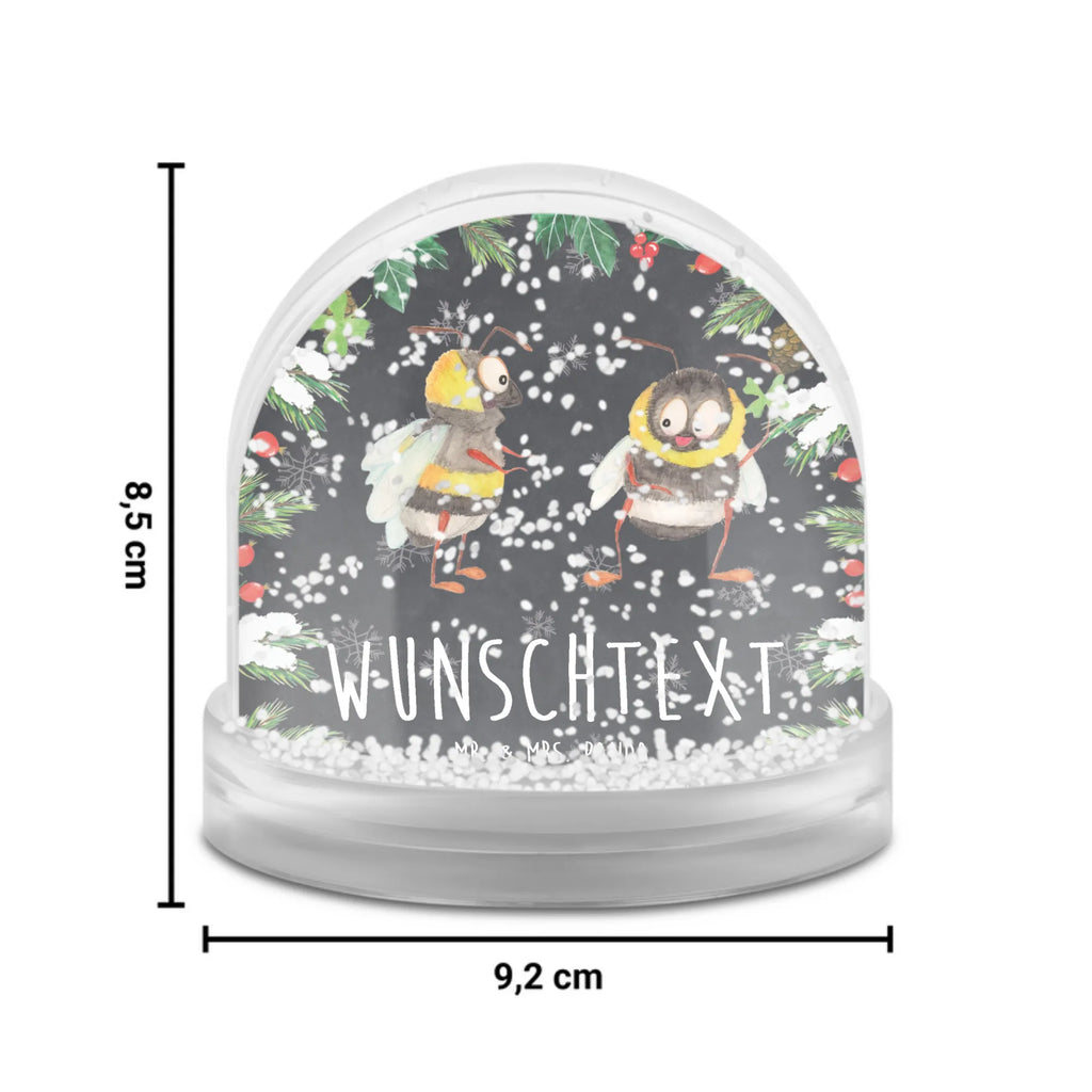 Personalisierte Schneekugel Hummeln Kleeblatt Schneekugel Für Paare Mit Gravur, Schneekugel Mit Figur Und Gravur, Schneekugel Mit Text, Schneekugel Mit Spieluhr Und Gravur, Schneekugel Weihnachten Mit Namen, Schneekugel Mit Namen, Schneekugel Mit Stadtmotiv Und Namen, Schneekugel Mit Gravur, Schneekugel Mit Wunschtext, Schneekugel Mit Herz Und Namen, Glaskugel Mit Namen, Schneekugel Mit Tiermotiv Und Wunschtext, Schneekugel Mit Initialen, Schneekugel Selbst Gestalten, Schneekugel Mit Datum, Schneekugel Mit Liebevollem Text, Klassische Schneekugel Mit Namen, Moderne Schneekugel Mit Text, Personalisierte Schneekugel, Romantische Schneekugel Mit Wunschtext, Schneekugel Für Erwachsene Mit Namen, Weihnachtskugel Mit Wunschtext, Winterkugel Mit Wunschtext, Geschenkidee Schneekugel Mit Namen, Schneekugel Als Geschenk Mit Namen, Schneekugel Für Kinder Mit Wunschtext, Schneekugel Mit Licht Und Wunschtext, Schneekugel Mit Spruch, Schneekugel Für Sammler Personalisiert, Tiermotive, Gute Laune, lustige Sprüche, Tiere, Hummel, glücklich sein, Biene, Biene Deko, glücklich werden, Spruch schön, Spruch positiv, Spruch fröhlich
