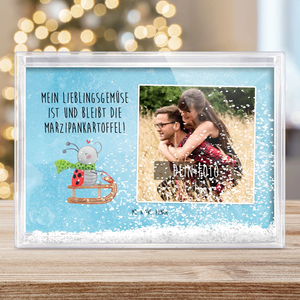Schüttelrahmen mit Foto Smörle Rodeln Orginalles Fotogeschenk, Schüttelrahmen mit Foto, Rahmen mit Foto, Fotogeschenk, Fotogeschenke, Bilderrahmen mit Foto, Winter, Weihnachten, Weihnachtsdeko, Nikolaus, Advent, Heiligabend, Wintermotiv, Schlittenfahren, Smörle, Marzipan