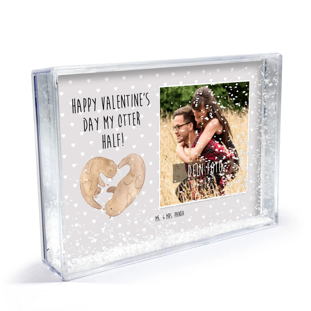 Schüttelrahmen mit Foto Otter Valentine Schüttelrahmen mit eigenem Bild, Fotorahmen mit eigenem Foto, individueller Schüttelrahmen mit Foto, Mr. & Mrs. Panda Schüttelrahmen mit Foto, Fotorahmen mit Wunschfoto, Bilderrahmen mit Wunschfoto, Bilderrahmen mit Foto zum Schütteln, Personalisierter Bilderrahmen, Fotorahmen mit eigenem Bild, Foto Schüttelrahmen mit Schnee, Schüttelrahmen mit deinem Foto, Fotorahmen zum Schütteln mit Foto, Bilderrahmen für eigene Fotos, Schüttelbilderrahmen mit Foto, Schüttelrahmen mit Foto, Schüttelrahmen mit Foto personalisiert, Schüttelrahmen Mr. & Mrs. Panda Foto, Personalisierter Schneebilderrahmen Foto, Schüttelrahmen mit Wunschfoto, Schüttelrahmen mit eigenem Foto, Personalisierbarer Fotorahmen mit Foto, Personalisierter Rahmen mit Foto, Schüttelrahmen Wunschfoto, Schüttelrahmen mit Bild, Rahmen mit Foto, Acrylglas Schüttelrahmen mit Foto, Personalisierbarer Bilderrahmen mit Foto, Bilderrahmen mit eigenem Bild, Schneeschüttelrahmen mit Foto, Schüttelrahmen für persönliches Foto, Fotobilderrahmen personalisiert, Schüttelrahmen eigenes Foto, Schüttelrahmen mit Tiefenwirkung und Foto, Acryl Bilderrahmen mit Foto, Foto Schüttelrahmen, Personalisierbarer Schüttelrahmen mit Foto, Acryl Schüttelrahmen mit Foto, Schneerahmen mit Foto personalisiert, Foto Schüttelrahmen Acrylglas, Personalisierter Fotorahmen, Fotoschüttelrahmen, Personalisierter Schüttelrahmen, Rahmen mit eigenem Foto, Schüttelrahmen mit Foto und Schnee, Bilderrahmen mit Foto, Freundin, Freund, Liebe, Liebesgeschenk, Jahrestag, Verlobung, Partner, Ehemann, Ehefrau, Heiraten, Heiratsantrag, Hocheitstag, Geschenk für Frauen, Hochzeitstag, Mitbringsel, Geschenk für Freundin, für Männer, für Ehemann, Liebesbeweis, Valentinstag, Geschenk für Partner