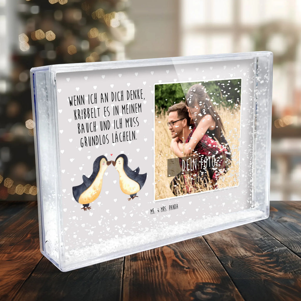 Shake Frame with Photo penguins kiss Fotogeschenke, Bilderrahmen mit Foto, Fotogeschenk, Schüttelrahmen mit Foto, Rahmen mit Foto, Orginalles Fotogeschenk, Liebe, Partner, Freund, Freundin, Ehemann, Ehefrau, Heiraten, Verlobung, Heiratsantrag, Liebesgeschenk, Jahrestag, Hocheitstag, Liebesbeweis, für Männer, für Ehemann, Geschenk für Frauen, Geschenk für Freundin, Mitbringsel, Valentinstag, Hochzeitstag, Geschenk für Partner