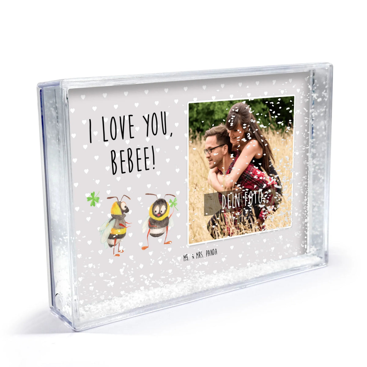 Shake Frame with Photo bees Pair Mr. & Mrs. Panda Schüttelrahmen mit Foto, Acrylglas Schüttelrahmen mit Foto, Foto Schüttelrahmen Acrylglas, Personalisierbarer Bilderrahmen mit Foto, Acryl Schüttelrahmen mit Foto, Schüttelrahmen Wunschfoto, Schneeschüttelrahmen mit Foto, Personalisierbarer Fotorahmen mit Foto, Personalisierbarer Schüttelrahmen mit Foto, Bilderrahmen mit Foto, Personalisierter Rahmen mit Foto, Fotorahmen zum Schütteln mit Foto, Schüttelrahmen mit Bild, Schüttelrahmen mit Tiefenwirkung und Foto, Personalisierter Fotorahmen, Foto Schüttelrahmen mit Schnee, Schneerahmen mit Foto personalisiert, Schüttelbilderrahmen mit Foto, Fotorahmen mit eigenem Bild, Bilderrahmen mit eigenem Bild, Rahmen mit Foto, Personalisierter Schüttelrahmen, Schüttelrahmen mit eigenem Foto, Bilderrahmen für eigene Fotos, Schüttelrahmen Mr. & Mrs. Panda Foto, Schüttelrahmen mit Foto, Fotorahmen mit Wunschfoto, individueller Schüttelrahmen mit Foto, Personalisierter Schneebilderrahmen Foto, Schüttelrahmen eigenes Foto, Bilderrahmen mit Wunschfoto, Personalisierter Bilderrahmen, Schüttelrahmen mit Foto personalisiert, Fotorahmen mit eigenem Foto, Rahmen mit eigenem Foto, Schüttelrahmen mit eigenem Bild, Bilderrahmen mit Foto zum Schütteln, Fotobilderrahmen personalisiert, Schüttelrahmen für persönliches Foto, Schüttelrahmen mit deinem Foto, Foto Schüttelrahmen, Acryl Bilderrahmen mit Foto, Fotoschüttelrahmen, Schüttelrahmen mit Foto und Schnee, Schüttelrahmen mit Wunschfoto, Freundin, Freund, Liebe, Liebesgeschenk, Jahrestag, Verlobung, Partner, Ehemann, Ehefrau, Heiraten, Heiratsantrag, Hocheitstag, Geschenk für Frauen, Geschenk für Partner, Liebesbeweis, Schildkröten, Mitbringsel, Geschenk für Freundin, für Männer, für Ehemann, Valentinstag, Hochzeitstag, Verliebte Schildkröten