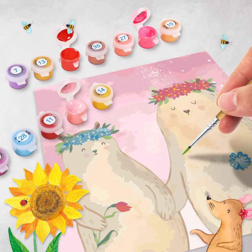 Malen nach Zahlen Bären mit Blumenkranz Motiv DIY, Malen, Ausmalbild, Künstler, Baseln, Kreativität, Malen nach Zahlen, Kunstwerk, Bastelidee, Familie, Vatertag, Muttertag, Bruder, Schwester, Mama, Papa, Oma, Opa, Tochter, weltbeste Mama, Bären, Kind, Lieblingsmama, Mutti, Lieblingsmensch, Töchter, beste Mutter, Kinder, Geschenk Mama. Muttertag, Vorbild, Mami, Bär, Mutter, Family
