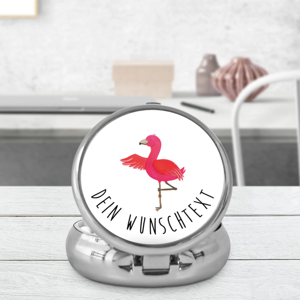 Personalisierte Pillendose Flamingo Yoga Personalisierte Dose, Personalisierte Pillendose klein, Personalisierte Pillendose, Personalisierte Tablettenbox, Pillen, Personalisierter Tablettenorganizer, Pillendose mit Wunschnamen, Tabletten, Personalisierte Pillenorganizer, Flamingo, Yoga, Achtsamkeit, Vogel, Yoga-Übung, Namaste, Ärger, Tiefenentspannung, Entspannung, Aufregen