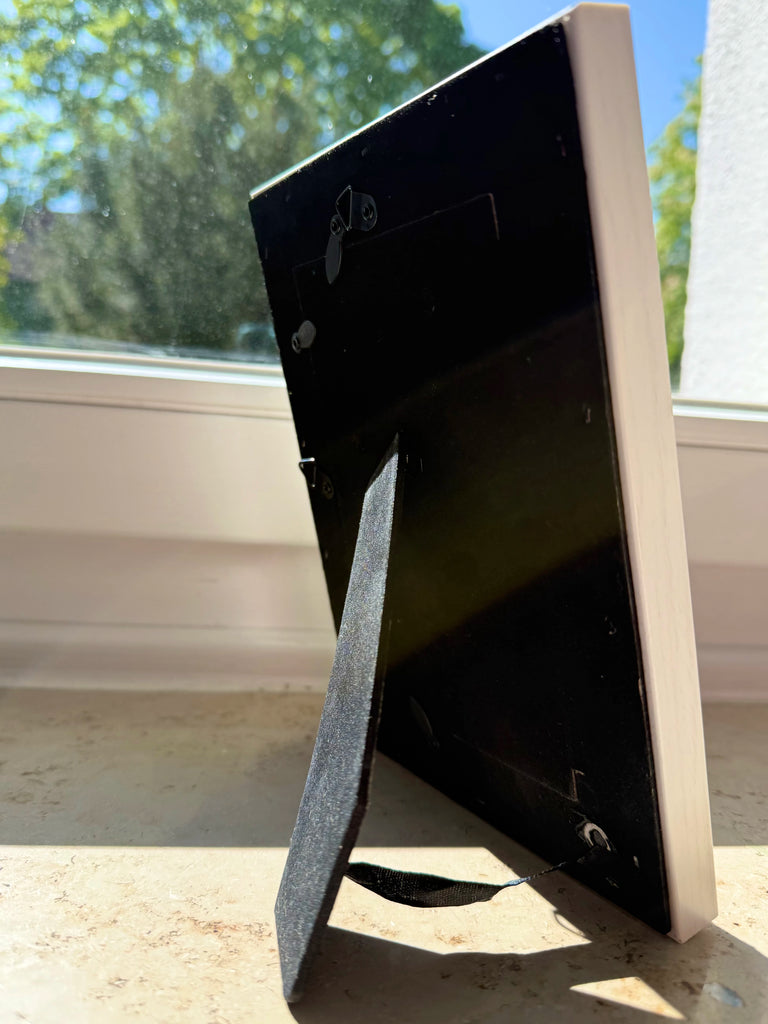 ORIGINAL Aquarell Zeichnung "Gärtnerglück" im Jutestoff-Bilderrahmen Original Gemälde Figürlich, Original Gemälde Auf Holz, Original Impressionismus, Original Mit Rahmen, Original Galeriequalität, Original Gemälde Abstrakt, Original Surrealismus, Original Texturiertes Gemälde, Original Signiertes Gemälde, Original Expressionismus, Original Realismus, Original Farbverlauf, Handgemaltes Gemälde, Original Acrylgemälde, Original Ölgemälde, Original Street Art, Original Gemälde Landschaft, Original Künstlerarbeit, Originalbild, Original Leinwandbild, Original Moderne Malerei, Original Pop Art Gemälde, Original Grafisches Gemälde, Original Kunst Sammlerstück, Original Urban Art, Original Mischtechnik, Original Kleinformat, Original Abstraktes Gemälde, Unikat Gemälde, Original Gemälde Auf Papier, Original Triptychon, Original Pastellzeichnung, Original Gemälde, Original Kunstwerk, Original Limitierte Auflage, Original Rahmenlos, Original Figurative Malerei, Original Diptychon, Original Stillleben, Original Aquarell, Original Gemälde Auf Karton, Originaldruck Auf Leinwand, Original Gemälde Stillleben, Original Portraitgemälde, Original Landschaftsgemälde, Original Großformat, Original Minimalistisches Gemälde, Original Gemälde Porträt, Mr. & Mr. Panda Unikate, Mr. & Mrs. Panda Originale