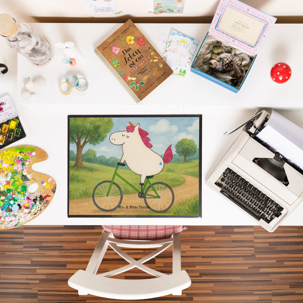 Schreibtischunterlage Einhorn Radfahrer Design Schreibunterlage, Schreibtischauflage, Bürobedarf, Büroartikel, Schreibwaren, Schreibtisch Unterlagen, Schreibtischunterlage Groß, Einhorn, Einhörner, Einhorn Deko, Unicorn, Radfahren, Radfahrer, Rad, Bike, Feenstaub, Konfetti, Luxusproblem, Kummer, Liebeskummer