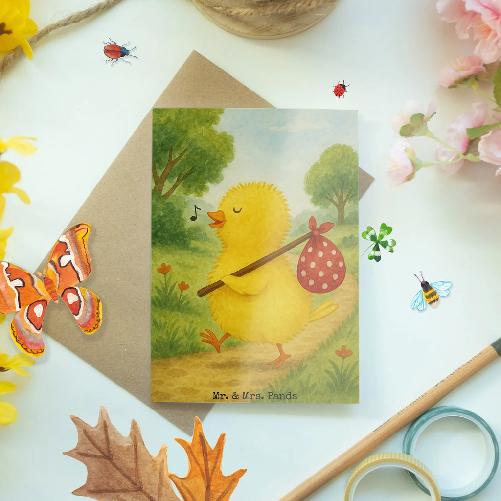 Grußkarte Küken Wander Design Grußkarte, Klappkarte, Einladungskarte, Glückwunschkarte, Hochzeitskarte, Geburtstagskarte, Karte, Ansichtskarten, Ostern, Osterhase, Ostergeschenke, Osternest, Osterdeko, Geschenke zu Ostern, Ostern Geschenk, Ostergeschenke Kinder, Ostern Kinder, Küken, Osterei, Ostereier, Ei, Frühlingsgefühle, Freude, Grüße, liebe Grüße, Frohe Ostern, Ostergrüße, Flausen, Wunder, Reisen, Weltenbummler, Zeit, Zeitmanagement, Backpacker