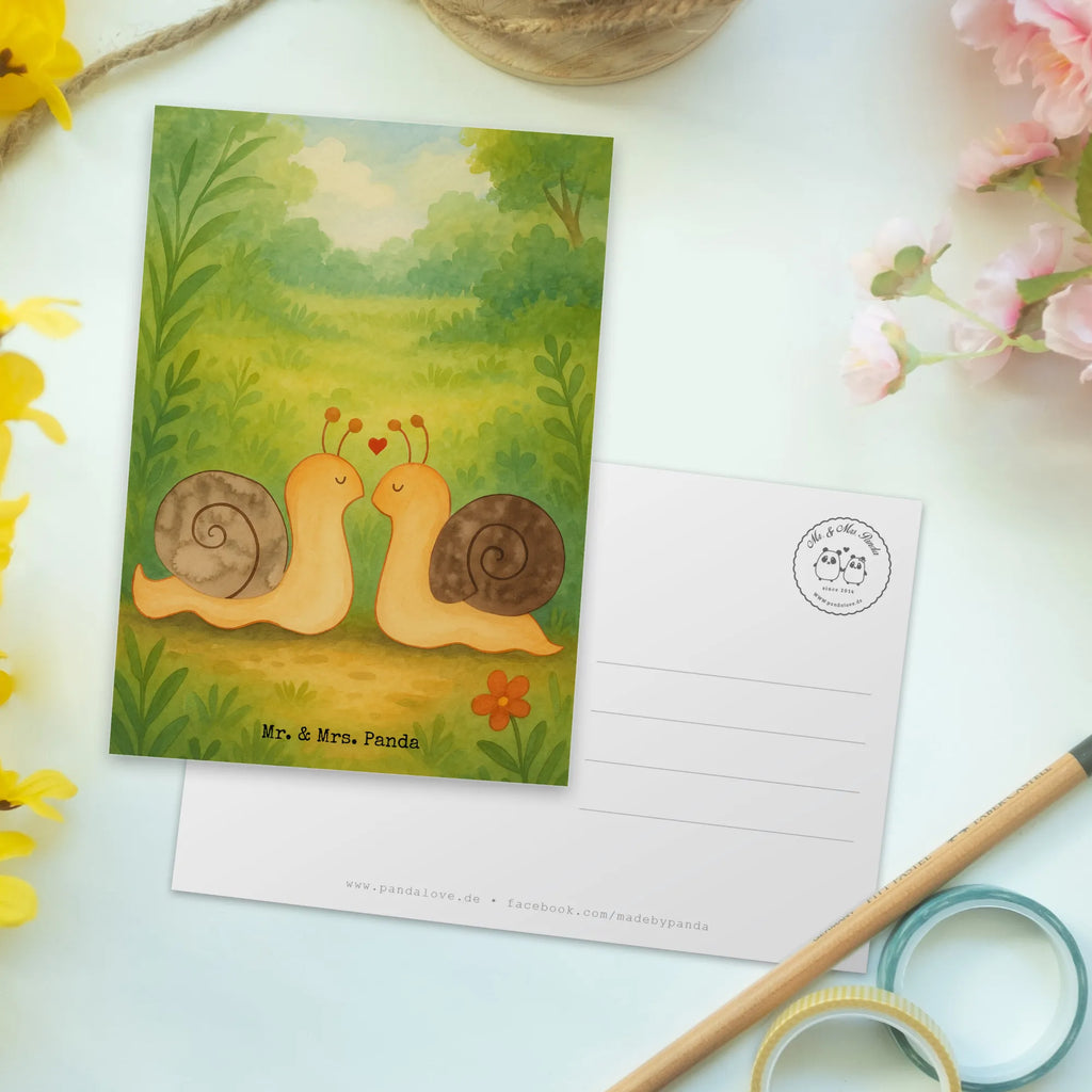 Postcard Snails in love Design Einladung, Dankeskarte, Ansichtskarten, Einladungskarte, Geburtstagskarte, Grußkarte, Karte, Einladungskarten Geburtstag, Geschenkkarte, Ansichtskarte, Einladung Geburtstag, Postkarte, Liebe, Partner, Freund, Freundin, Ehemann, Ehefrau, Heiraten, Verlobung, Heiratsantrag, Liebesgeschenk, Jahrestag, Hocheitstag
