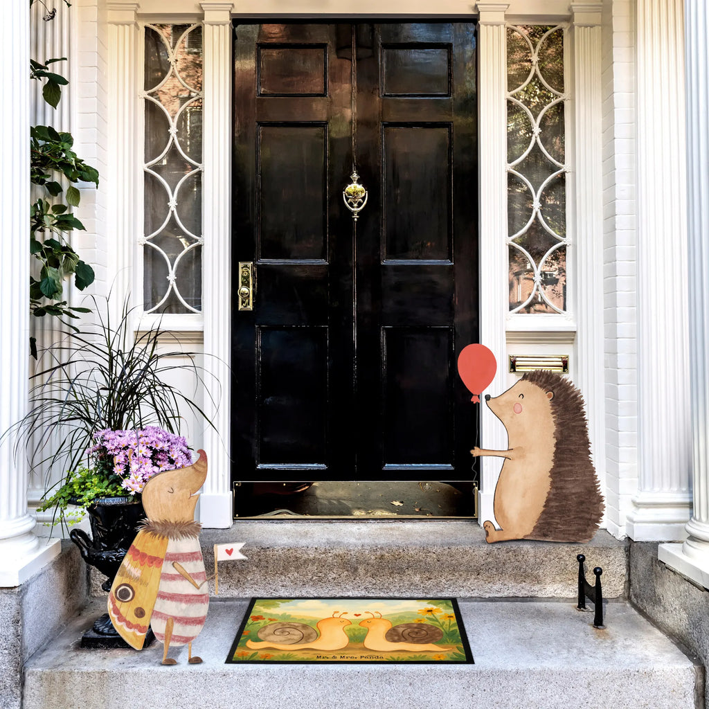 Doormat Snails in love Design Fußabstreifer außen, Fußabstreifer, Fussmatten, Fußmatte innen, Eingangsteppich, Gummi Matte, Matte, Schmutzfangmatte, Fußabtreter, Fußmatte außen, Türvorleger, Türmatte, Fußmatte außen wetterfest, Fußabtreter außen, Schmutzfänger, Sauberlaufmatte, Motivfußmatte, Schmutzfangmatte waschbar, Fußmatten, Haustürmatte, Fußmatte waschbar, Schmutzmatte, Schmutzfangteppich, Vorleger, Fussmatten online, Fußmatte outdoor, Gummimatte, Liebe, Partner, Freund, Freundin, Ehemann, Ehefrau, Heiraten, Verlobung, Heiratsantrag, Liebesgeschenk, Jahrestag, Hocheitstag