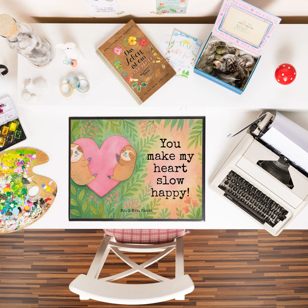 Schreibtischunterlage Faultiere Herz Design Schreibunterlage, Schreibtischauflage, Bürobedarf, Büroartikel, Schreibwaren, Schreibtisch Unterlagen, Schreibtischunterlage Groß, Liebe, Partner, Freund, Freundin, Ehemann, Ehefrau, Heiraten, Verlobung, Heiratsantrag, Liebesgeschenk, Jahrestag, Hocheitstag, Valentinstag, Geschenk für Frauen, Hochzeitstag, Mitbringsel, Geschenk für Freundin, Geschenk für Partner, Liebesbeweis, für Männer, für Ehemann