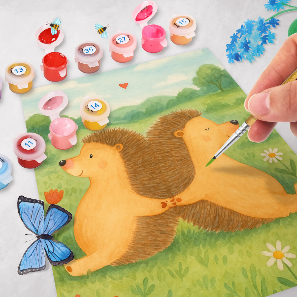 Paint by Numbers Hedgehogs holding hands Design Baseln, Kreativität, Kunstwerk, Bastelidee, Malen, Ausmalbild, Künstler, Malen nach Zahlen, DIY, Liebe, Partner, Freund, Freundin, Ehemann, Ehefrau, Heiraten, Verlobung, Heiratsantrag, Liebesgeschenk, Jahrestag, Hocheitstag, Liebesbeweis, Gemeinsamkeit, Igel, Hand in Hand, Geschenk für zwei, Love, Liebesbotschaft, große Liebe, Lieblingsmensch, Igelliebe, Hochzeit