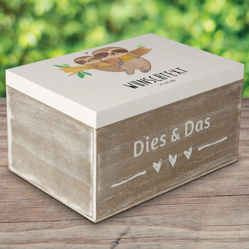 Personalizowane drewniane pudełko leniwiec Mama Holzkiste mit Namen, Dekokiste mit Namen, GEschenkdose personalisiert, Schatulle Personalisiert, Erinnerungsbox mit Namen, Kiste Personalisiert, Aufbewahrungsbox mit Namen, Schatzkiste Personalisiert, Geschenkbox personalisiert, Aufbewahrungsbox Personalisiert, Schatzkiste mit Namen, Dekokiste Personalisiert, mit Namen, Erinnerungsbox Personalisiert, Erinnerungskiste Personalisiert, Holzkiste Personalisiert, Truhe mit Namen, Truhe Personalisiert, Erinnerungskiste, Kiste mit Namen, Schatulle mit Namen, Muttertag Geschenke, Mama Geschenke, Mutti Geburtstag, Mama Liebe, Mama Geschenk, Tochter Geschenk, Muttertag