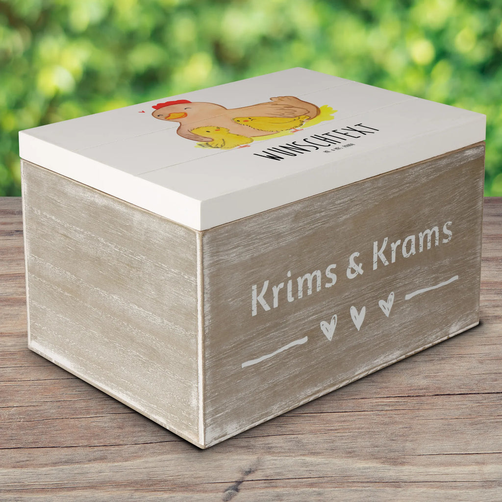 Personalisierte Holzkiste Huhn Mami Dekokiste mit Namen, Schatulle mit Namen, Aufbewahrungsbox Personalisiert, mit Namen, Erinnerungskiste, Dekokiste Personalisiert, Erinnerungsbox Personalisiert, Kiste mit Namen, Truhe Personalisiert, Erinnerungskiste Personalisiert, Schatzkiste Personalisiert, Truhe mit Namen, Holzkiste mit Namen, Geschenkbox personalisiert, Aufbewahrungsbox mit Namen, Schatzkiste mit Namen, GEschenkdose personalisiert, Erinnerungsbox mit Namen, Schatulle Personalisiert, Kiste Personalisiert, Holzkiste Personalisiert, Muttertag Geschenke, Mama Geschenke, Mutti Geburtstag, Muttertag, Mama Geschenk, Tochter Geschenk, Mama Liebe