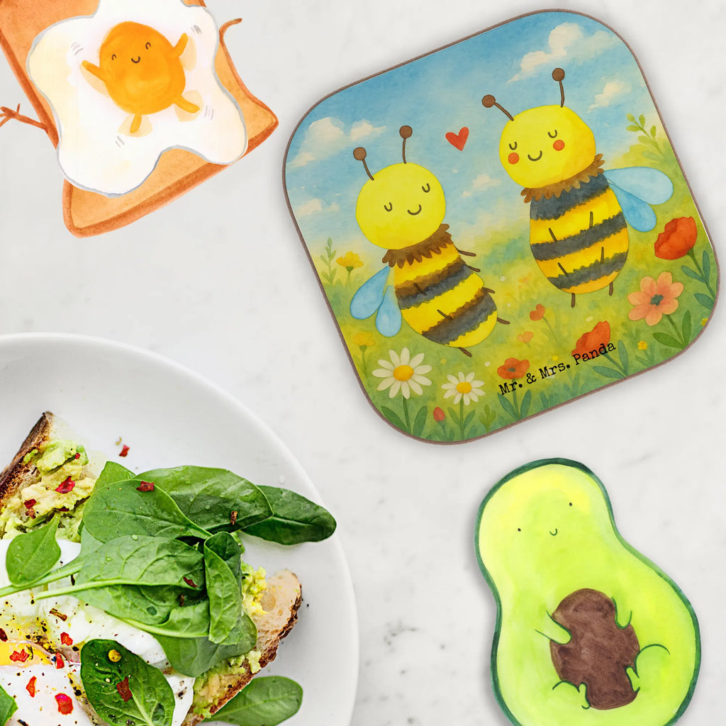 Untersetzer Biene Verliebt Design Untersetzer, Bierdeckel, Glasuntersetzer, Untersetzer Gläser, Getränkeuntersetzer, Untersetzer aus Holz, Untersetzer für Gläser, Korkuntersetzer, Untersetzer Holz, Holzuntersetzer, Tassen Untersetzer, Untersetzer Design, Biene, Wespe, Hummel