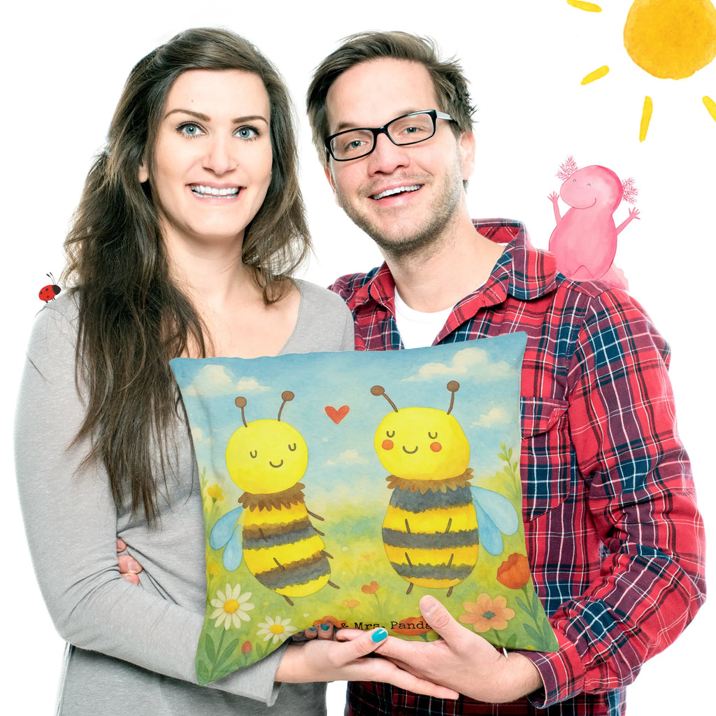 Cushion bee In love Design Kissenhülle, Kopfkissen, Sofakissen, Dekokissen, Motivkissen, sofakissen, sitzkissen, Kissen, Kissenbezüge, Kissenbezug 40x40, Kissen 40x40, Kissenhülle 40x40, Zierkissen, Couchkissen, Dekokissen Sofa, Sofakissen 40x40, Dekokissen 40x40, Kopfkissen 40x40, Kissen 40x40 Waschbar, Biene, Wespe, Hummel