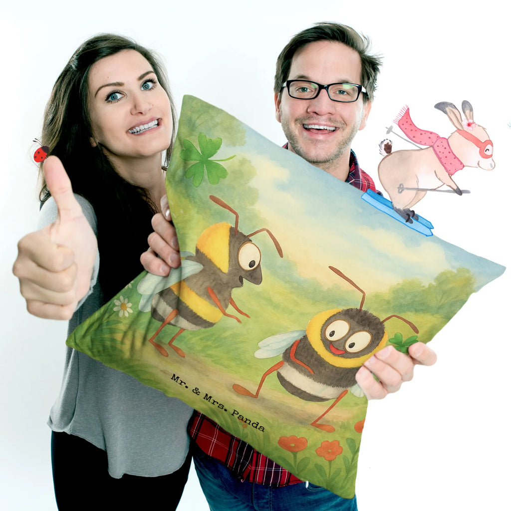 Cushion bees Pair Design Kissenhülle, Kopfkissen, Sofakissen, Dekokissen, Motivkissen, sofakissen, sitzkissen, Kissen, Kissenbezüge, Kissenbezug 40x40, Kissen 40x40, Kissenhülle 40x40, Zierkissen, Couchkissen, Dekokissen Sofa, Sofakissen 40x40, Dekokissen 40x40, Kopfkissen 40x40, Kissen 40x40 Waschbar, Liebe, Partner, Freund, Freundin, Ehemann, Ehefrau, Heiraten, Verlobung, Heiratsantrag, Liebesgeschenk, Jahrestag, Hocheitstag, Valentinstag, Geschenk für Frauen, Hochzeitstag, Mitbringsel, Geschenk für Freundin, Geschenk für Partner, Liebesbeweis, für Männer, für Ehemann, Schildkröten, verliebte Schildkröten