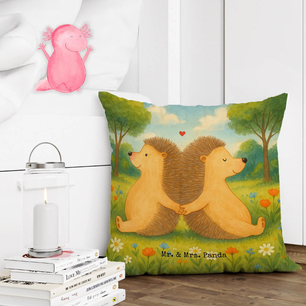 40x40 poduszka Jeże trzymające się za łapki Design Dekokissen 40x40, Motivkissen, Kopfkissen, Kissenbezüge, Kissen, Sofakissen, sofakissen, Kissenhülle 40x40, Kissenbezug 40x40, sitzkissen, Zierkissen, Couchkissen, Sofakissen 40x40, Kissen 40x40 Waschbar, Dekokissen Sofa, Kissen 40x40, Kissenhülle, Kopfkissen 40x40, Dekokissen, Liebe, Partner, Freund, Freundin, Ehemann, Ehefrau, Heiraten, Verlobung, Heiratsantrag, Liebesgeschenk, Jahrestag, Hocheitstag, Hand in Hand, Love, große Liebe, Lieblingsmensch, Liebesbotschaft, Liebesbeweis, Geschenk für zwei, Hochzeit, Igel, Igelliebe, Gemeinsamkeit