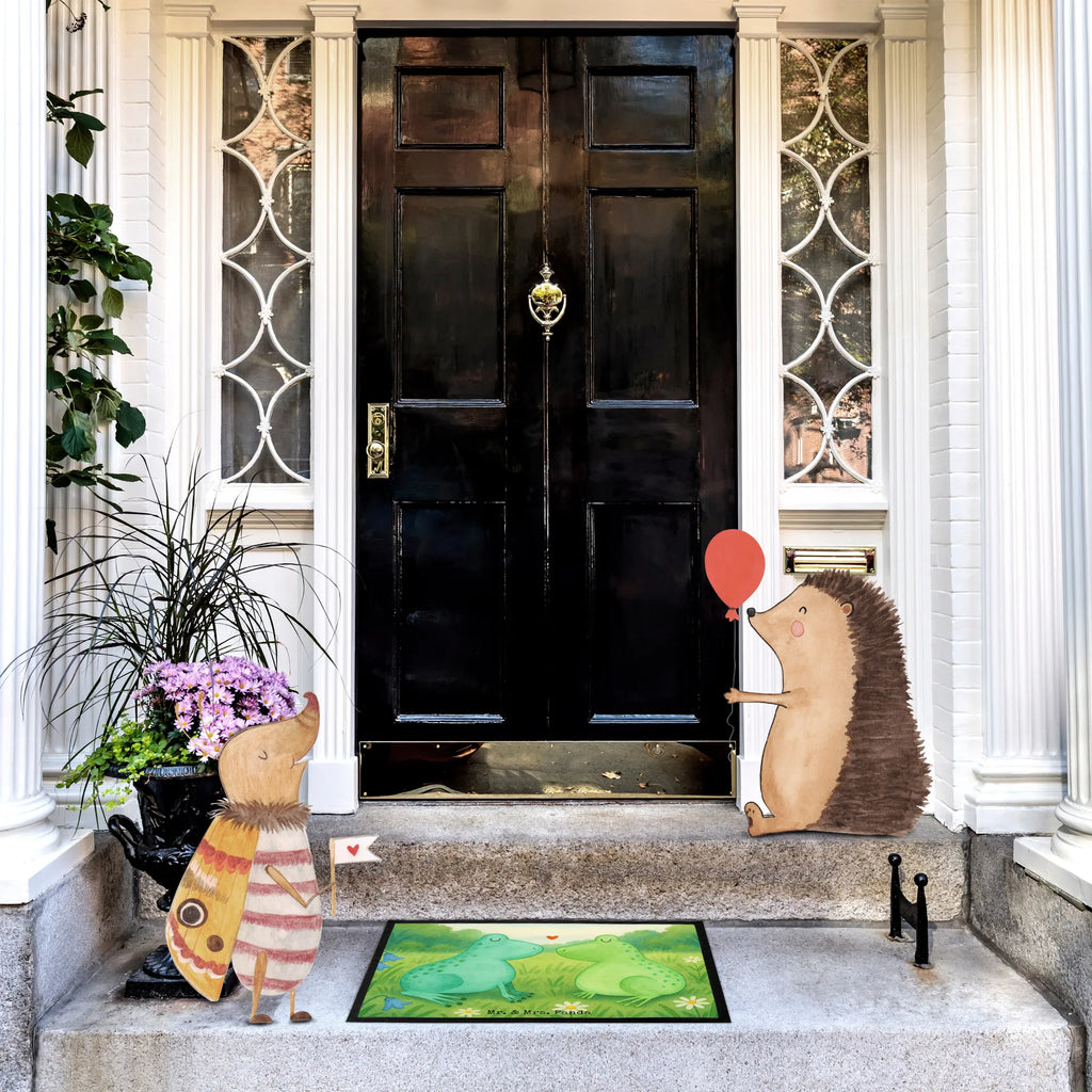 Doormat Frogs in love Design Fußabtreter, Fußmatte innen, Fußabstreifer außen, Schmutzmatte, Gummimatte, Fußmatte waschbar, Motivfußmatte, Gummi Matte, Schmutzfangmatte, Fussmatten online, Schmutzfangteppich, Matte, Fußabtreter außen, Sauberlaufmatte, Türvorleger, Fußabstreifer, Schmutzfangmatte waschbar, Fußmatte außen, Fußmatten, Eingangsteppich, Fußmatte außen wetterfest, Haustürmatte, Fussmatten, Türmatte, Vorleger, Schmutzfänger, Fußmatte outdoor, Liebe, Partner, Freund, Freundin, Ehemann, Ehefrau, Heiraten, Verlobung, Heiratsantrag, Liebesgeschenk, Jahrestag, Hocheitstag, Froschkönig, Geschenk Freundin, Verliebt, Verheiratet, Fröschchen, Frösche, Geschenk Freund, Hochzeitstag, Frosch, Liebesbeweis, Verlobt, Geschenk Hochzeit