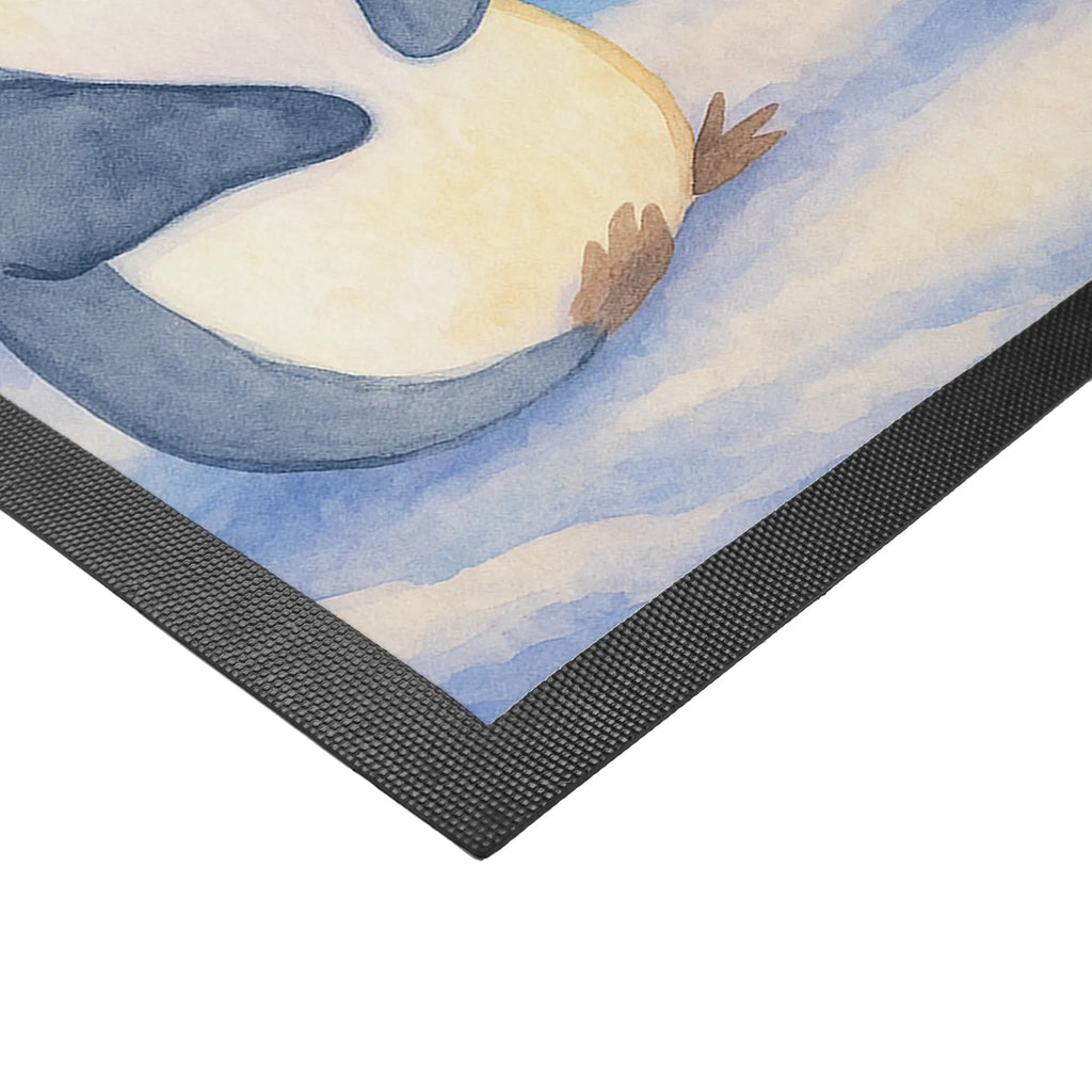 Personalisierte Fußmatte Pinguine trösten Design Personalisieruung, Fußmatte mit Namen, Haustürmatte personalisiert, Fußmatte bedrucken, Wunschnamen, Personalisierte Fußmatte, Türvorleger mit Namen, Bedrucken, Personalisiert, Namensfussmatte, Türvorleger personalisiert, Liebe, Partner, Freund, Freundin, Ehemann, Ehefrau, Heiraten, Verlobung, Heiratsantrag, Liebesgeschenk, Jahrestag, Hocheitstag, Geschenk für Frauen, Geschenk für Freundin, Geschenk für Partner, Liebesbeweis, Hochzeitstag, Valentinstag, Mitbringsel, für Männer, für Ehemann