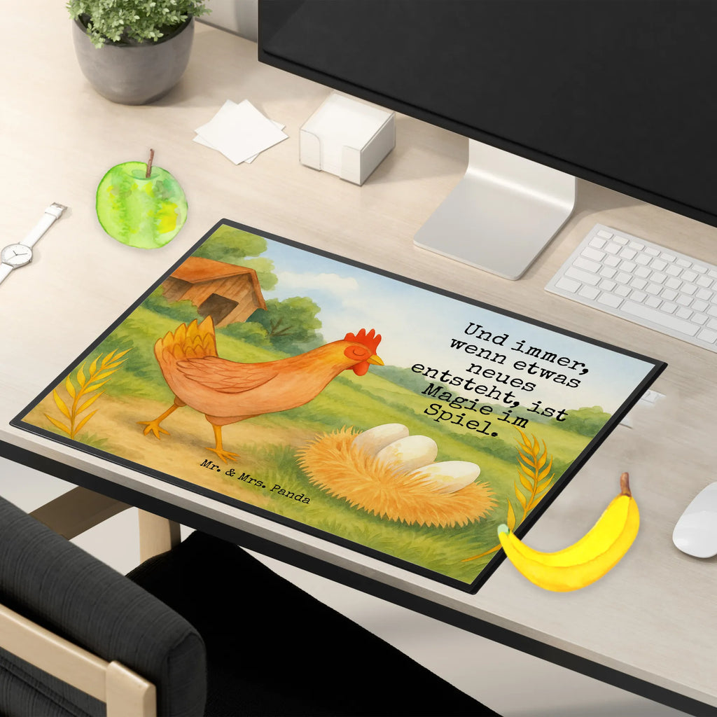 Schreibtischunterlage Huhn Stolz Design Schreibtisch Unterlagen, Schreibwaren, Bürobedarf, Schreibtischauflage, Schreibtischunterlage Groß, Schreibunterlage, Büroartikel, Bauernhof, Hoftiere, Landwirt, Landwirtin, Hahn, Hühner, Motivation, Geburt, Spruch, Hof, Magie, Eier, Schwangerschaft, Henne, Landleben