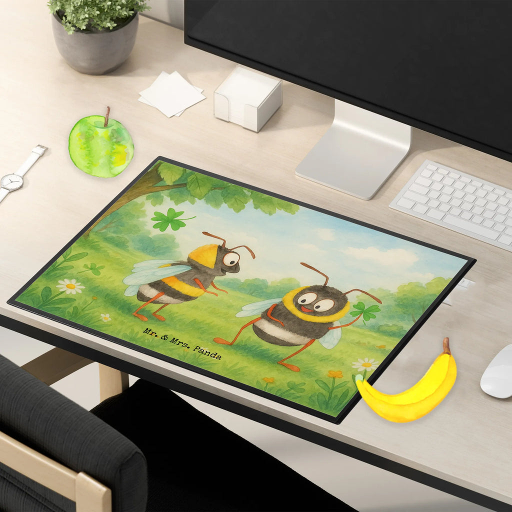 Schreibtischunterlage Bienen Paar Design Büroartikel, Schreibwaren, Schreibtischauflage, Schreibtisch Unterlagen, Schreibtischunterlage Groß, Schreibunterlage, Bürobedarf, Liebe, Partner, Freund, Freundin, Ehemann, Ehefrau, Heiraten, Verlobung, Heiratsantrag, Liebesgeschenk, Jahrestag, Hocheitstag, für Männer, Geschenk für Partner, Liebesbeweis, Schildkröten, verliebte Schildkröten, für Ehemann, Hochzeitstag, Valentinstag, Geschenk für Freundin, Geschenk für Frauen, Mitbringsel