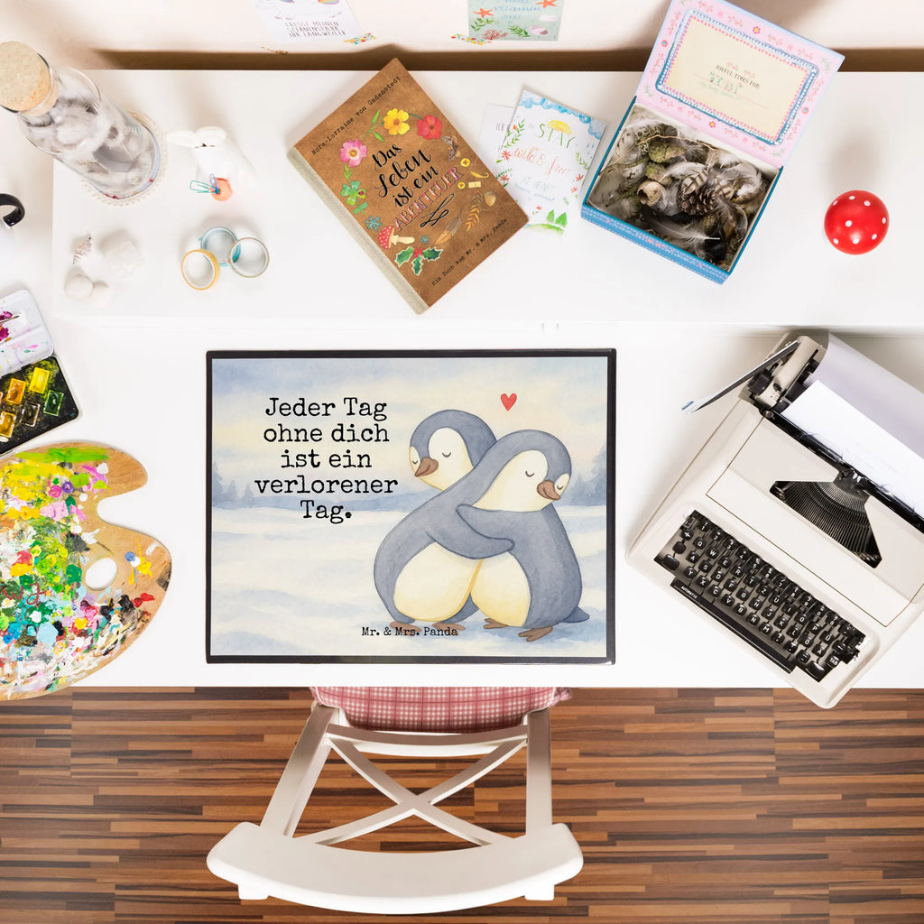 Schreibtischunterlage Pinguine Kuscheln Design Schreibunterlage, Schreibtischauflage, Bürobedarf, Büroartikel, Schreibwaren, Schreibtisch Unterlagen, Schreibtischunterlage Groß, Liebe, Partner, Freund, Freundin, Ehemann, Ehefrau, Heiraten, Verlobung, Heiratsantrag, Liebesgeschenk, Jahrestag, Hocheitstag, Valentinstag, Geschenk für Frauen, Hochzeitstag, Mitbringsel, Geschenk für Freundin, Geschenk für Partner, Liebesbeweis, für Männer, für Ehemann