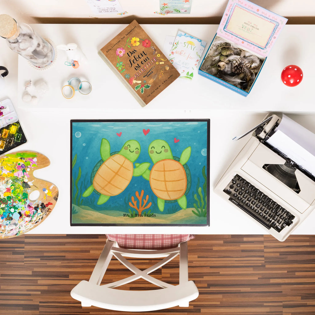 Schreibtischunterlage Schildkröten Paar Design Schreibtischauflage, Büroartikel, Schreibtischunterlage Groß, Schreibtisch Unterlagen, Bürobedarf, Schreibunterlage, Schreibwaren, Liebe, Partner, Freund, Freundin, Ehemann, Ehefrau, Heiraten, Verlobung, Heiratsantrag, Liebesgeschenk, Jahrestag, Hocheitstag, Geschenk für Freundin, für Männer, Liebesbeweis, Hochzeitstag, für Ehemann, Geschenk für Frauen, Mitbringsel, Valentinstag, Geschenk für Partner