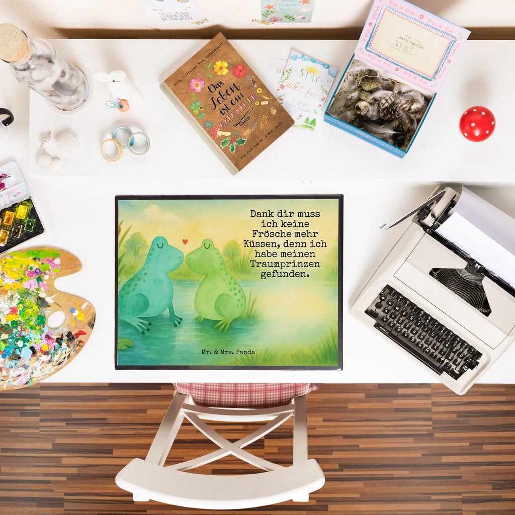 Schreibtischunterlage Frosch Liebe Design Schreibtisch Matte, Schreibtischunterlage Groß, Unterlage, Schreibtisch Unterlagen, Büroartikel, Schreibwaren, Bürobedarf, Schreibunterlage, Matte, Auflage, Schreibtischauflage, Freundin, Freund, Liebe, Liebesgeschenk, Jahrestag, Verlobung, Partner, Ehemann, Ehefrau, Heiraten, Heiratsantrag, Hocheitstag, Liebesbeweis, Frösche, Hochzeitstag, Verheiratet, Geschenk Freund, Verliebt, Geschenk Hochzeit, Froschkönig, Fröschchen, Frosch, Verlobt, Geschenk Freundin