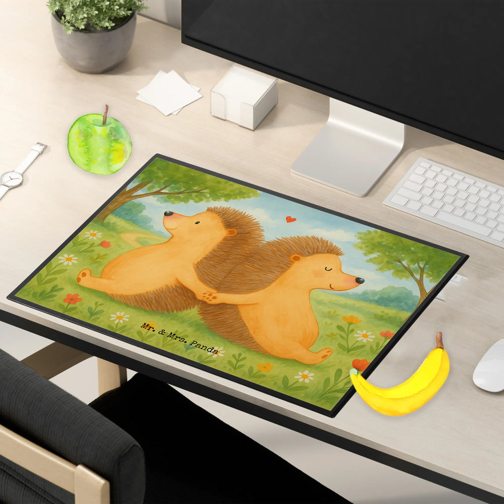 Podkładka na biurko Jeże trzymające się za łapki Design Büroartikel, Schreibwaren, Schreibtisch Unterlagen, Schreibtischunterlage Groß, Schreibtischauflage, Schreibunterlage, Bürobedarf, Liebe, Partner, Freund, Freundin, Ehemann, Ehefrau, Heiraten, Verlobung, Heiratsantrag, Liebesgeschenk, Jahrestag, Hocheitstag, Liebesbeweis, Lieblingsmensch, Hochzeit, Igel, Hand in Hand, Gemeinsamkeit, Love, Geschenk für zwei, Liebesbotschaft, Igelliebe, große Liebe