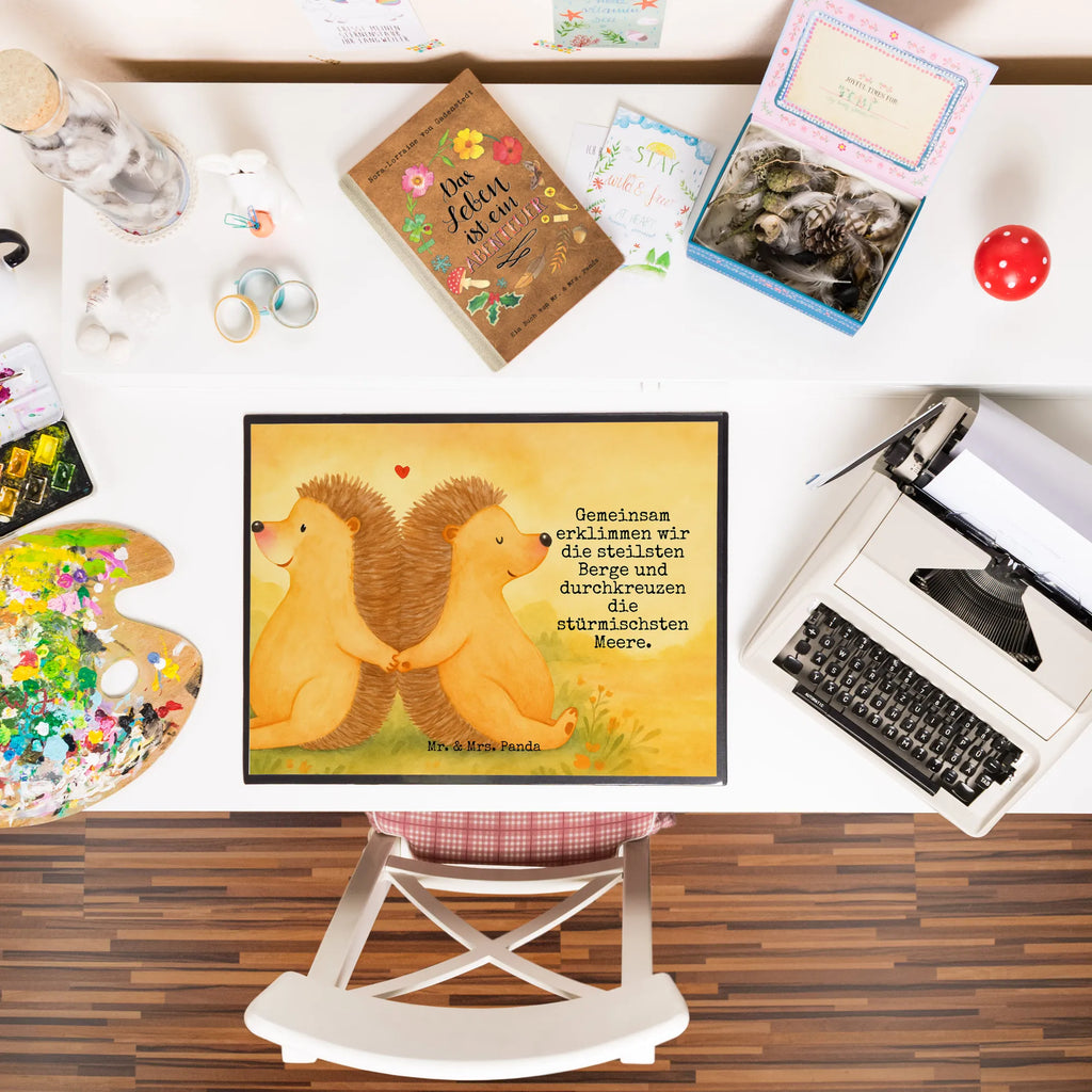 Podkładka na biurko Jeże trzymające się za łapki Design Büroartikel, Schreibwaren, Schreibtisch Unterlagen, Schreibtischunterlage Groß, Schreibtischauflage, Schreibunterlage, Bürobedarf, Liebe, Partner, Freund, Freundin, Ehemann, Ehefrau, Heiraten, Verlobung, Heiratsantrag, Liebesgeschenk, Jahrestag, Hocheitstag, Liebesbeweis, Lieblingsmensch, Hochzeit, Igel, Hand in Hand, Gemeinsamkeit, Love, Geschenk für zwei, Liebesbotschaft, Igelliebe, große Liebe